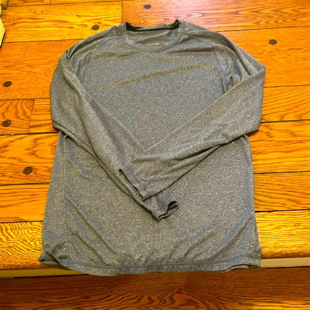 3 for $15 Liquidation sale
Zella dry fit shirt. Unisex. Teenboy. Petite woman.